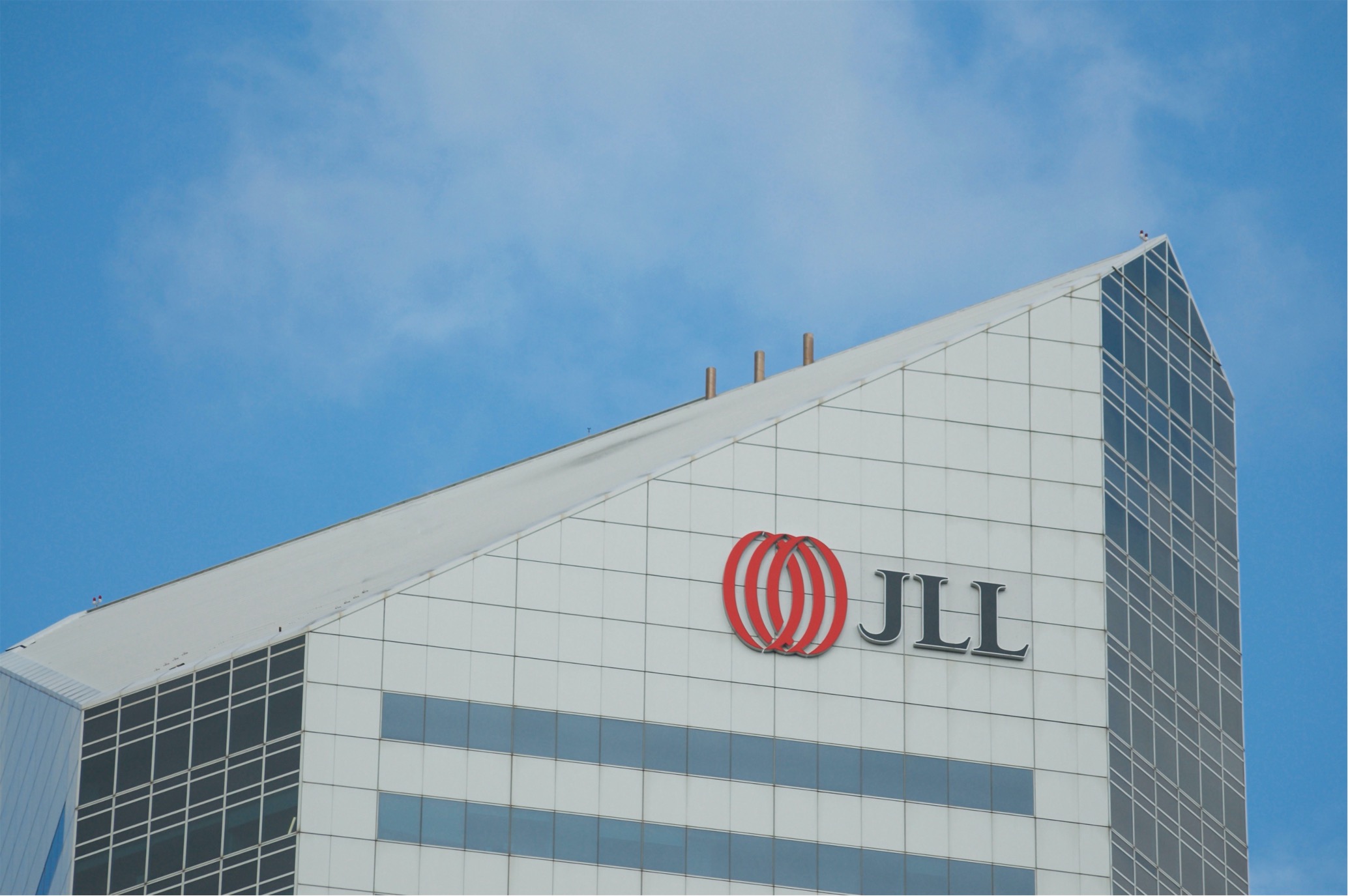 <strong>PTSG to service sites for real estate giant JLL </strong>