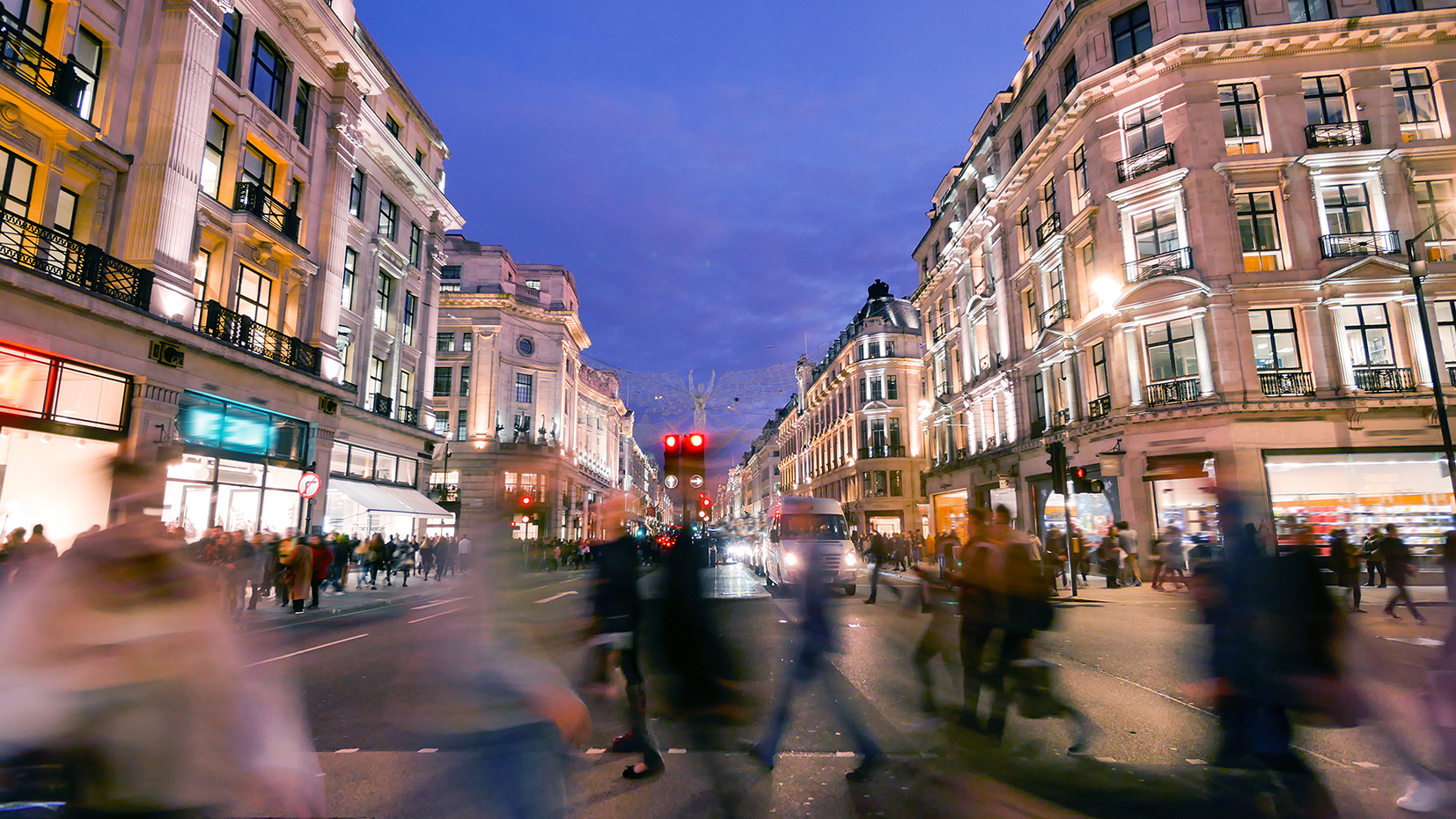 PTSG works at height in London’s busiest shopping location